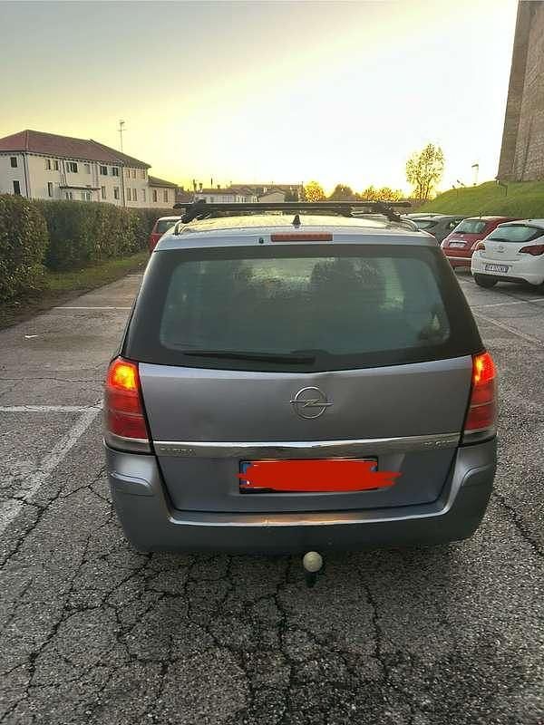 Usata Opel Zafira Enjoy 120 CV (88 kW) 2008 Monovolume