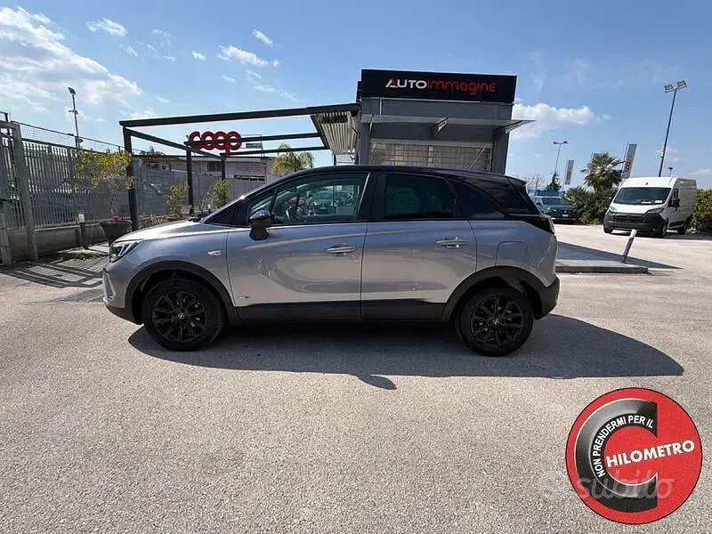 Usata Opel Crossland Design & Tech 120 CV (88 kW) 2022 Grigio SUV