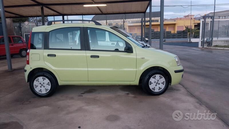Usata Fiat Panda Emotion 69 CV (50 kW) 2005 Verde Utilitaria