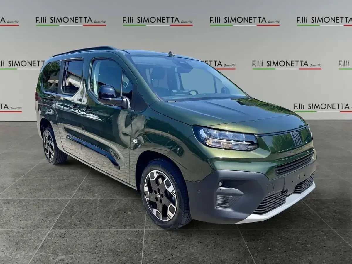 Nuova Fiat Qubo La Prima 131 CV (96 kW) 2026 Verde Monovolume