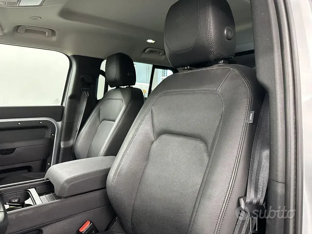 Usata Land Rover Defender SE 200 CV (147 kW) 2022 SUV