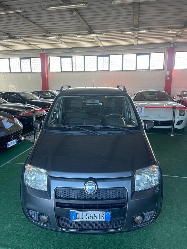 Begagnad Fiat Panda 101 HK (74 kW) 2007 Grå Sedan