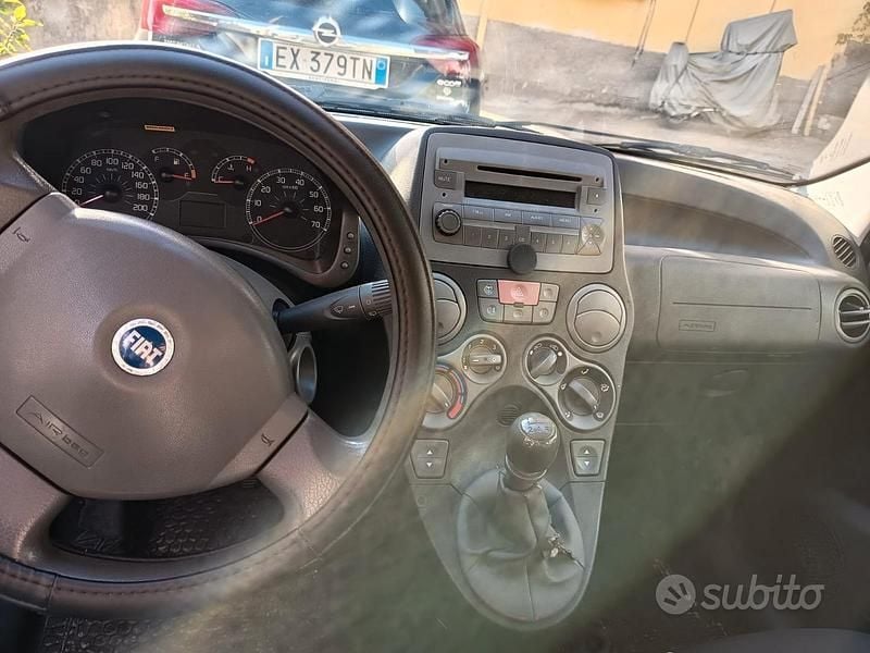 Usata Fiat Panda 70 CV (51 kW) 2007 Utilitaria