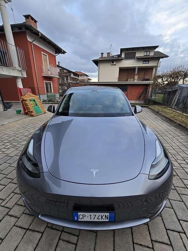 Usata Tesla Model Y Performance 378 kW (514 CV) 2023 Grigio SUV