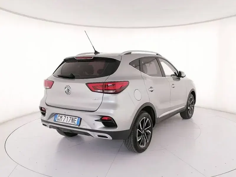 Usata MG ZS Luxury 106 CV (77 kW) 2023 Argento SUV
