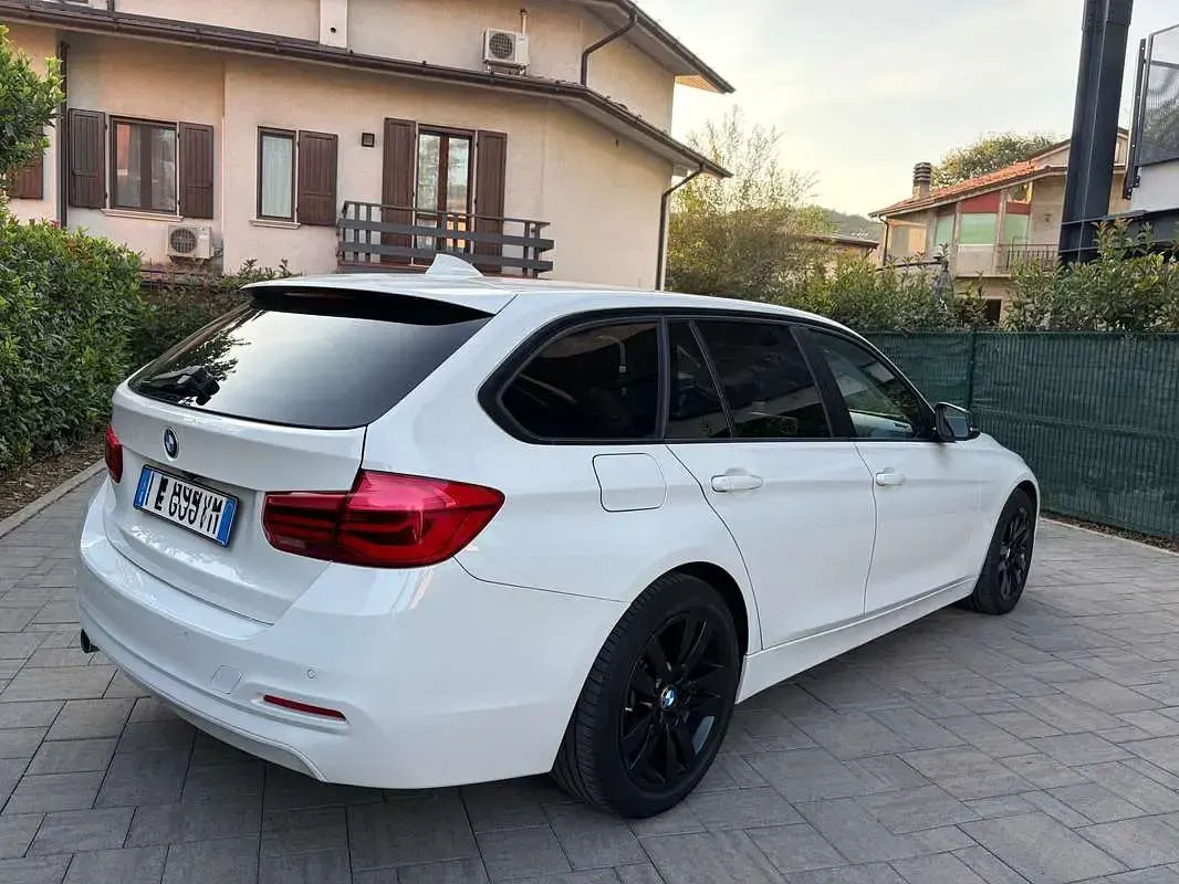 Usata BMW 318 Efficient Dynamics 150 CV (110 kW) 2016 Bianco Station wagon