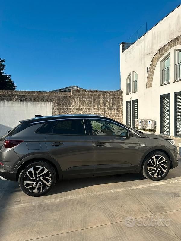 Usata Opel Grandland X Ultimate 177 CV (130 kW) 2018 Marrone SUV