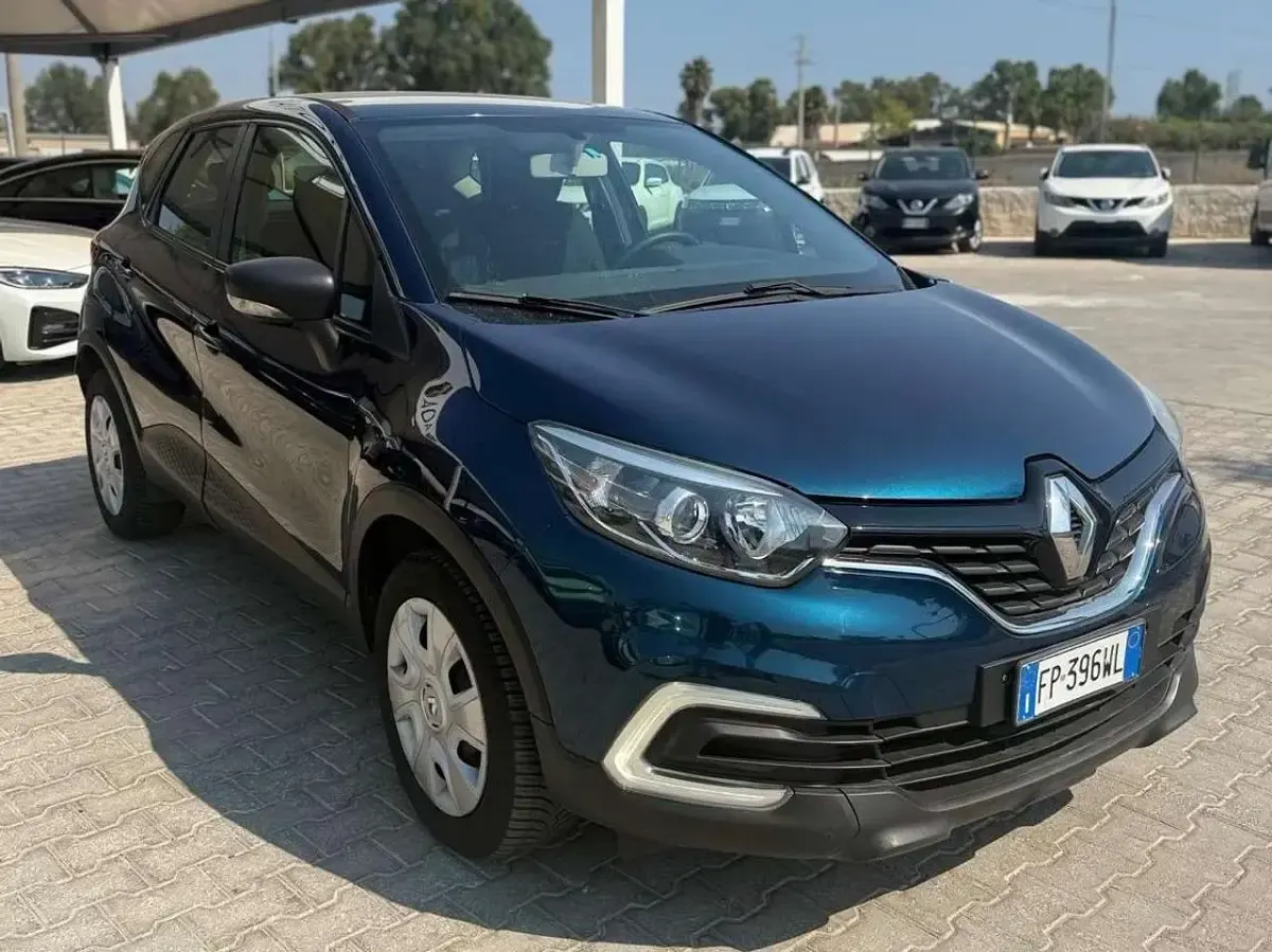 Usata Renault Captur Life 90 CV (66 kW) 2018 Verde SUV