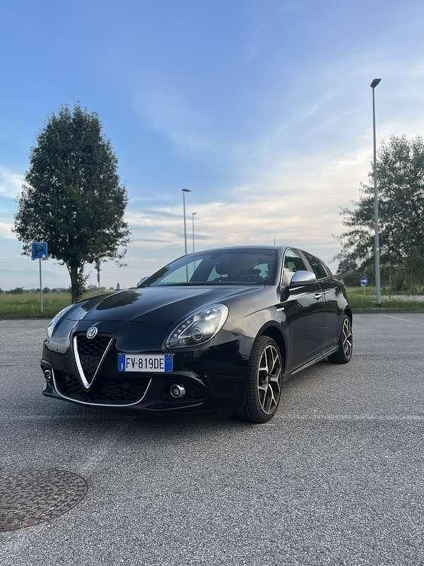 Usata 2019 Alfa Romeo Giulietta Super Due volumi | 12.200 € (Super prezzo) - Immagine 1/4