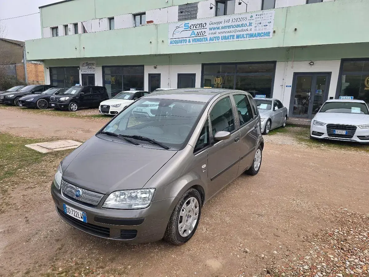 Usata Fiat Idea 80 CV (58 kW) 2006 Bianco Monovolume