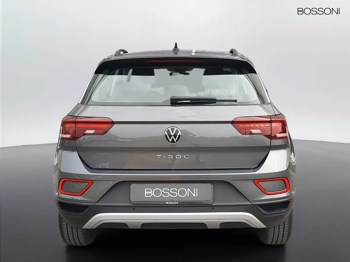 Usata VW T-Roc Life 115 CV (84 kW) 2025 Grigio SUV