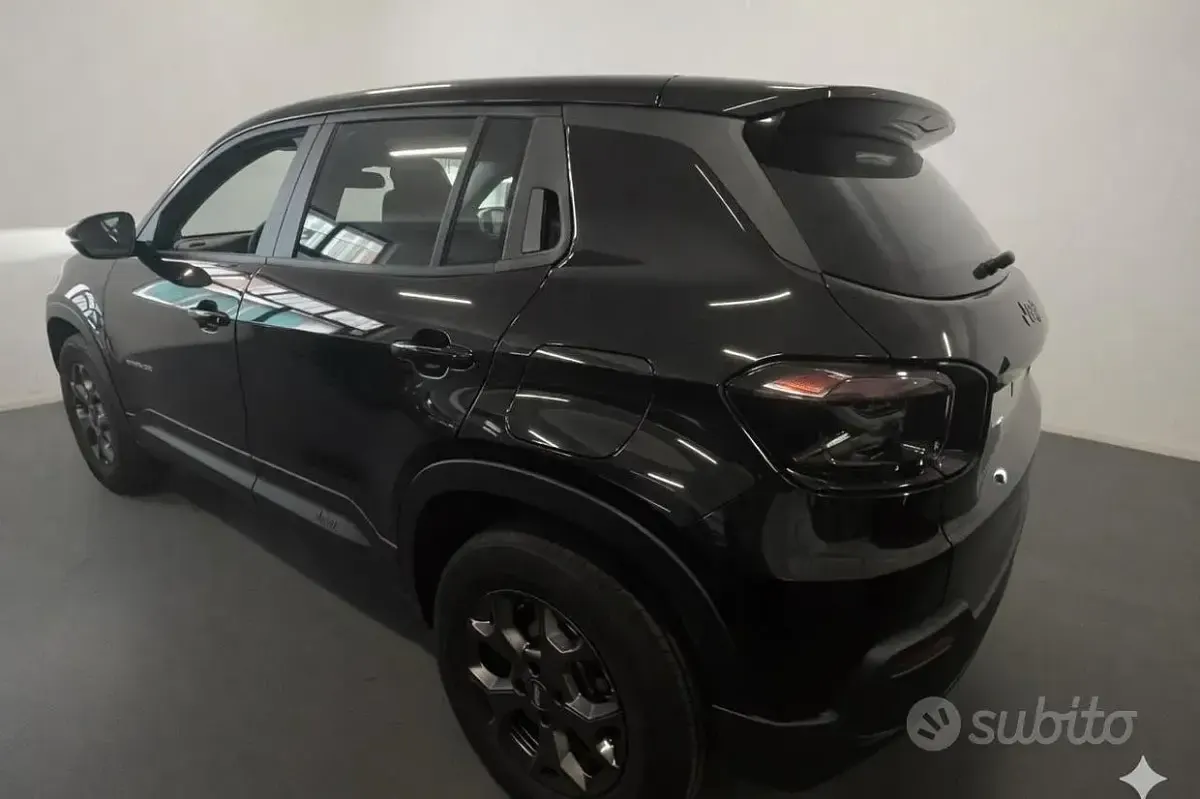 Nuova Jeep Avenger Longitude 101 CV (74 kW) 2025 Nero SUV