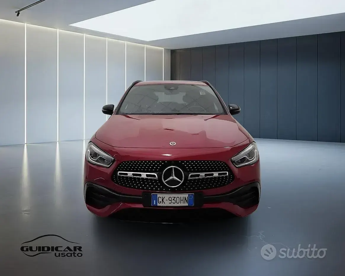 Usata Mercedes GLA200 Premium 150 CV (110 kW) 2023 Rosso SUV