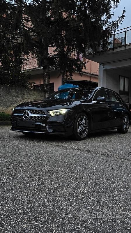 Nero Usata 2021 Mercedes A180 Due volumi | 33.000 € - Immagine 1/4
