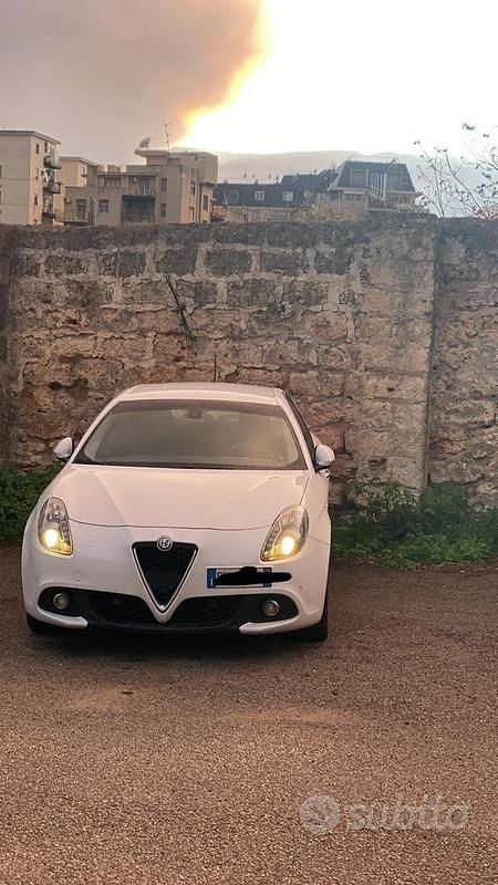 Usata Alfa Romeo Giulietta 150 CV (110 kW) 2018 Bianco Utilitaria