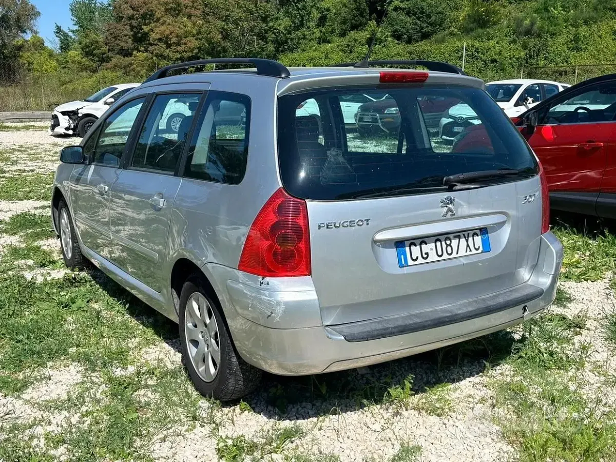 Usata Peugeot 307 109 CV (80 kW) 2004 Grigio Station wagon