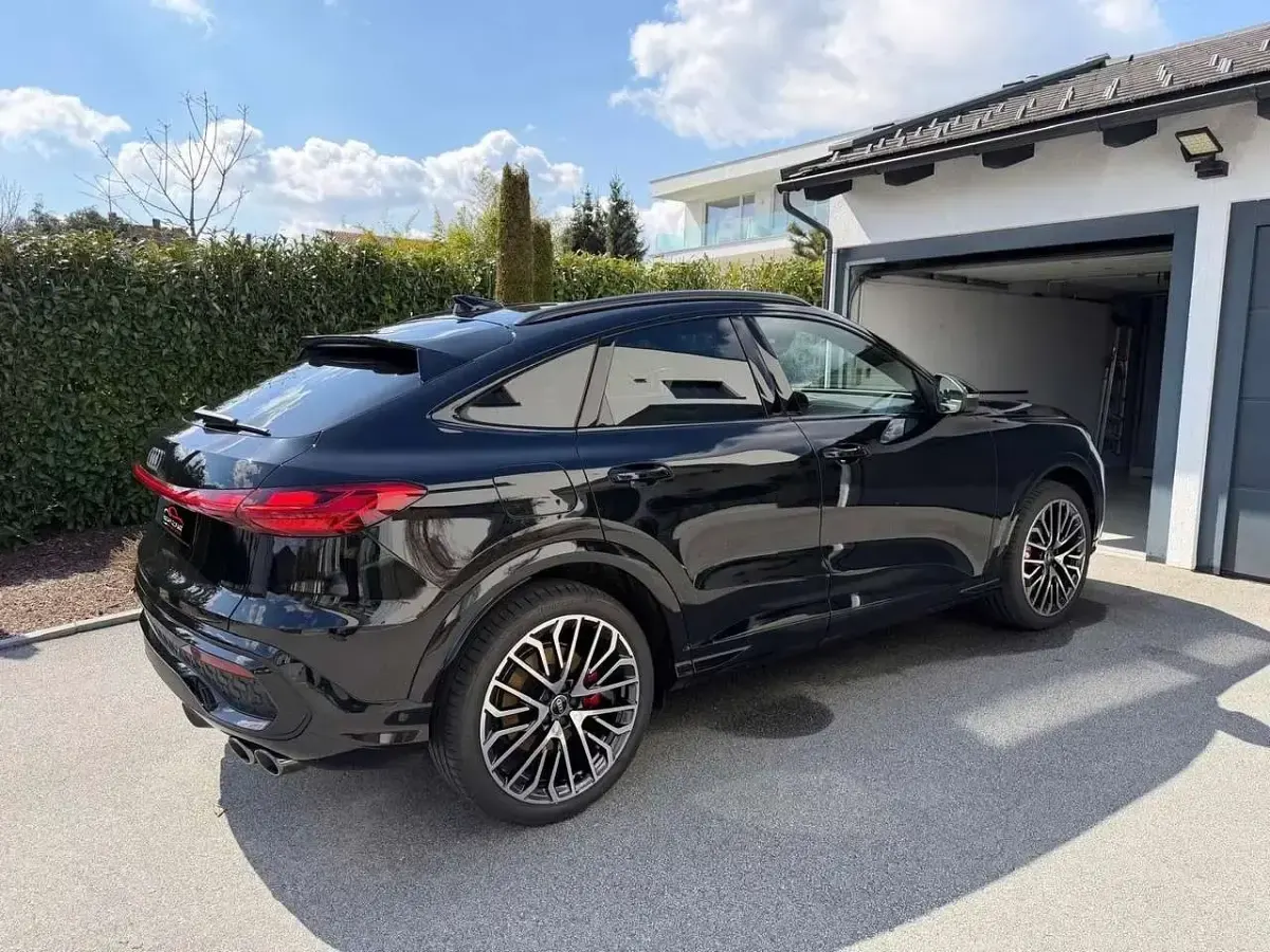 Usata Audi SQ5 Sportback Ambiente 367 CV (269 kW) 2025 Nero SUV