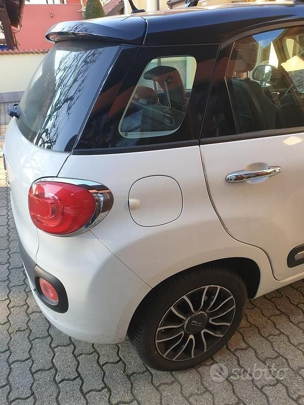 Usata Fiat 500L Lounge 85 CV (62 kW) 2012 Bianco Monovolume