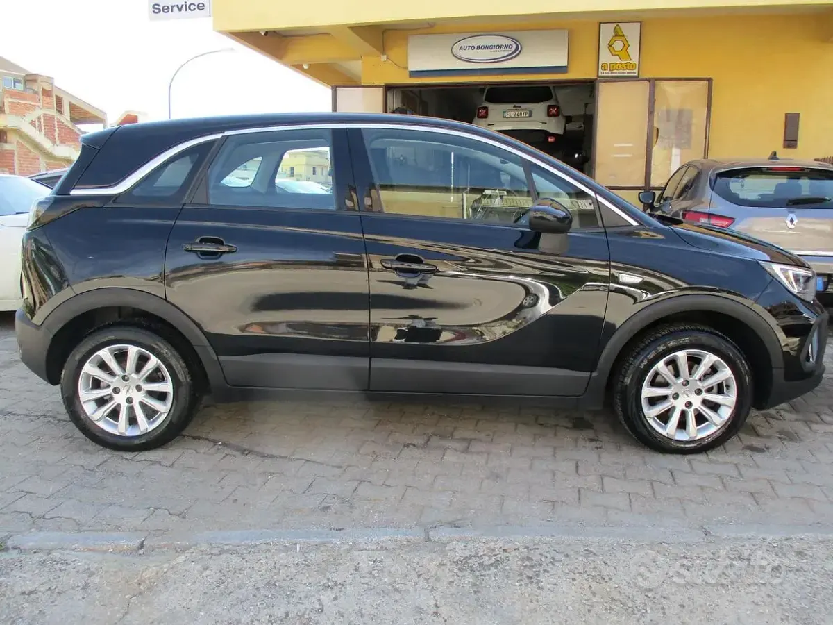 Usata Opel Crossland Elegance 110 CV (80 kW) 2022 Nero SUV