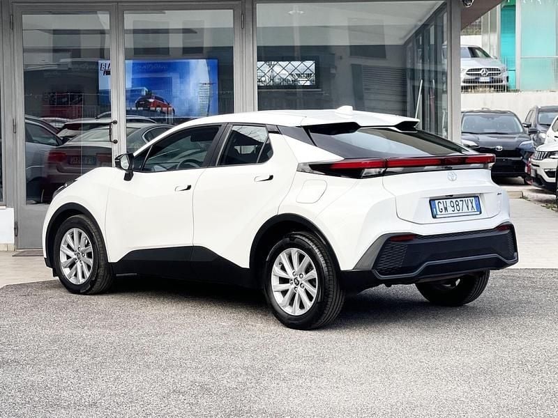 Gebraucht Toyota C-HR 98 PS (72 kW) 2024 Weiß SUV