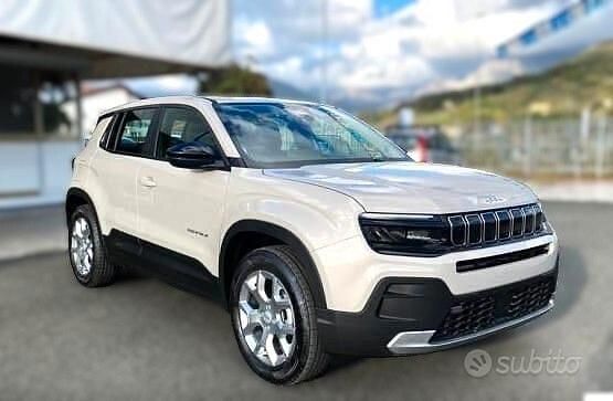 Usata Jeep Avenger Altitude 100 CV (73 kW) 2023 Beige SUV