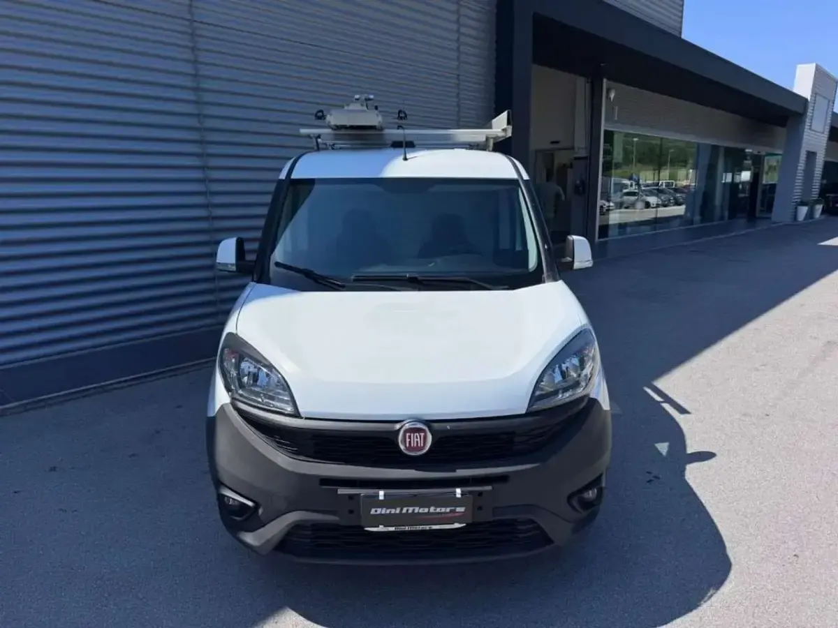 Usata Fiat Doblò 120 CV (88 kW) 2020 Bianco Monovolume