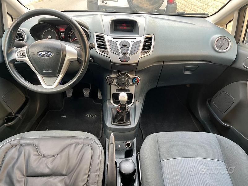 Usata Ford Fiesta 2011 Grigio Utilitaria
