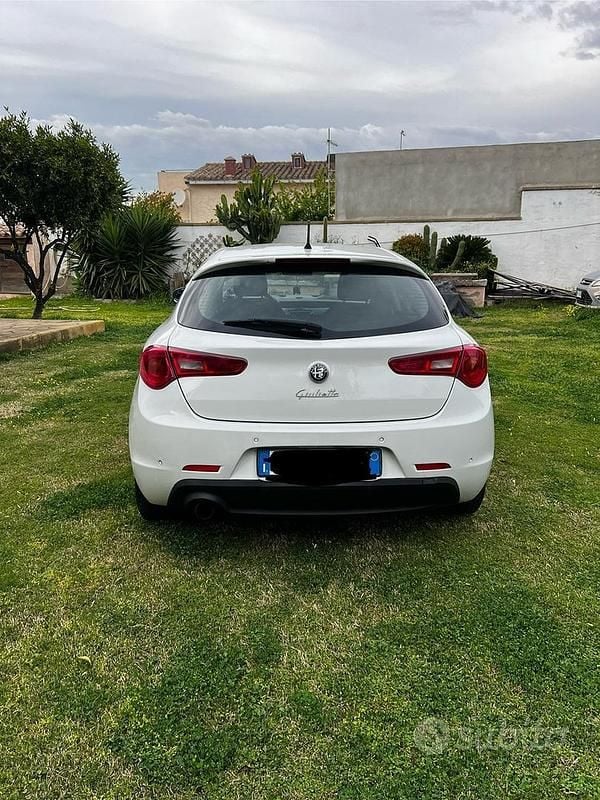 Usata Alfa Romeo Giulietta 105 CV (77 kW) 2011 Utilitaria