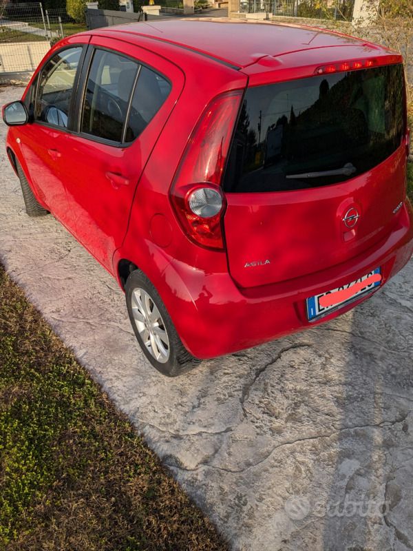 Usata Opel Agila 68 CV (50 kW) 2013 Rosso Utilitaria