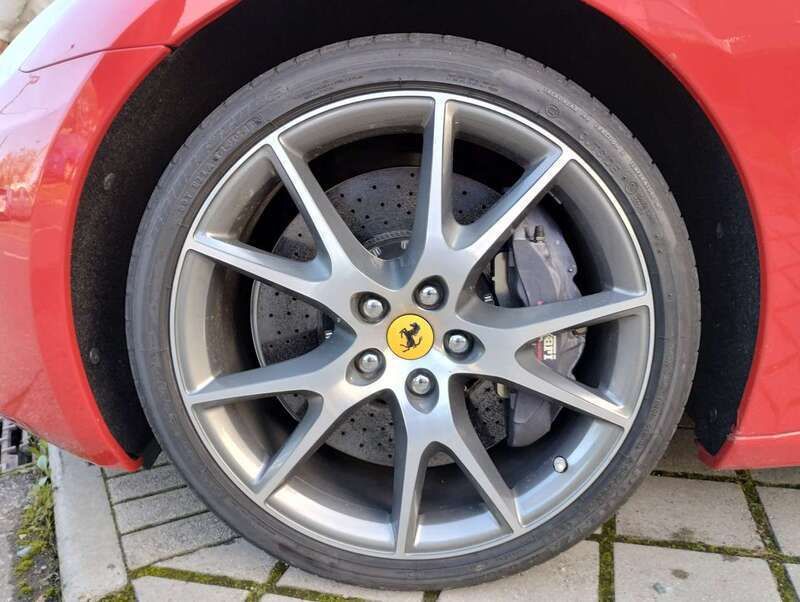 Usata Ferrari California 489 CV (359 kW) 2012 Rosso Cabrio