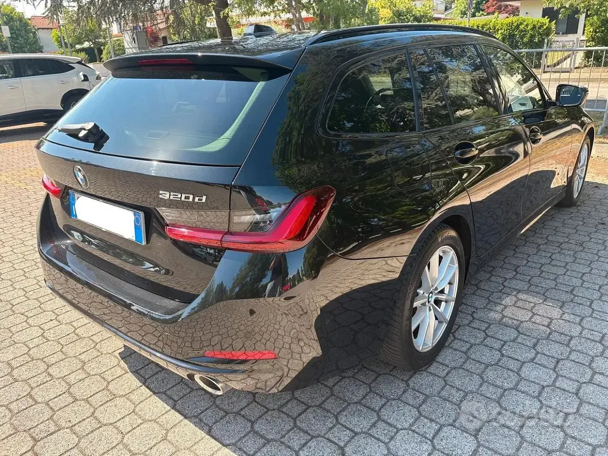 Usata BMW 320 190 CV (139 kW) 2022 Nero Station wagon