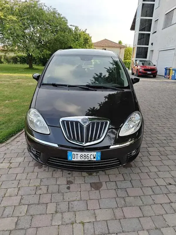 Usata Lancia Musa 95 CV (69 kW) 2009 Marrone Monovolume