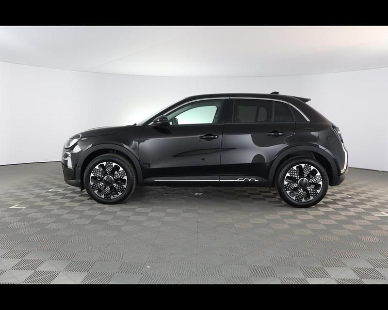 Usata Fiat 600 La Prima 101 CV (74 kW) 2025 Nero / pastello SUV