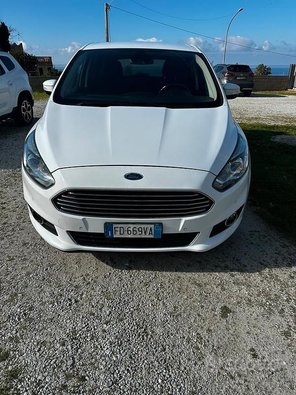 Usata Ford S-MAX S 150 CV (110 kW) 2016 Bianco Monovolume