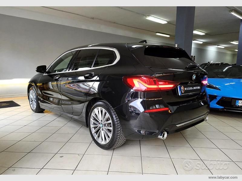 Usata BMW 118 Luxury Line 150 CV (110 kW) 2019 Nero Utilitaria