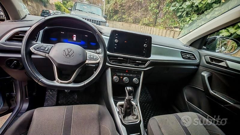 Usata VW T-Roc Life 150 CV (110 kW) 2023 Grigio SUV