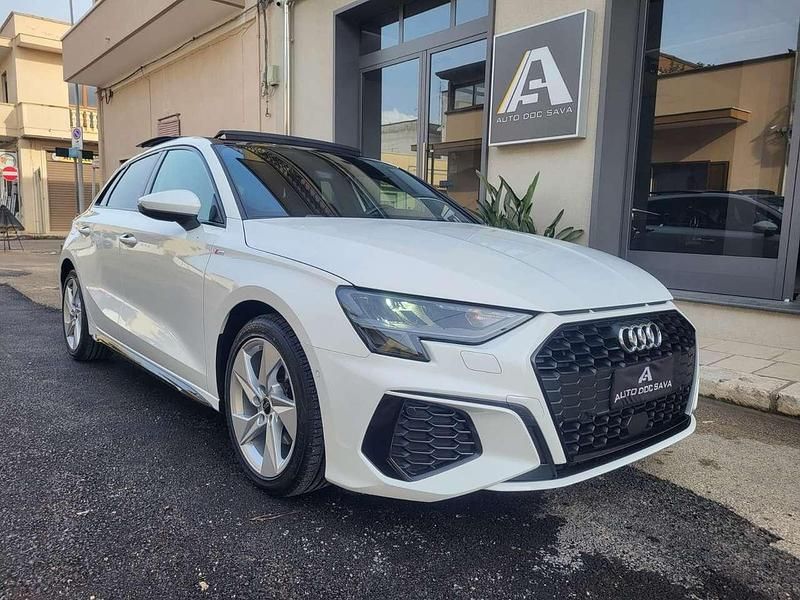 Bianco Usata 2023 Audi A3 S-Line Tre volumi | 31.990 € (Molto cara) - Immagine 1/4