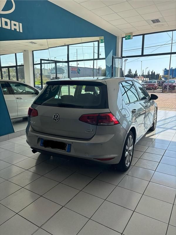 Usata VW Golf VII Highline 104 CV (76 kW) 2014 Argento Berlina