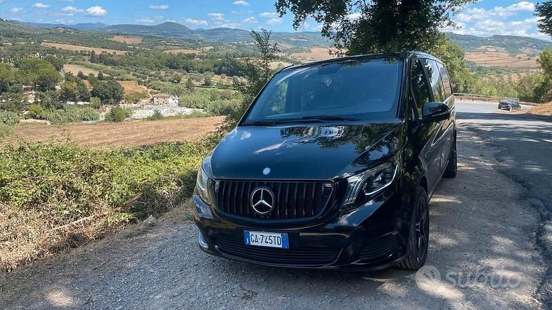 Nero Usata 2015 Mercedes V220 Monovolume | 22.000 € - Immagine 1/4