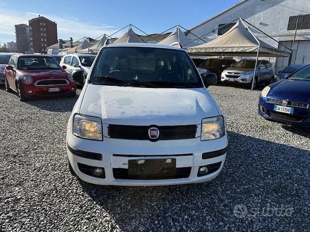 Usata Fiat Panda Easy 69 CV (50 kW) 2012 Bianco Utilitaria