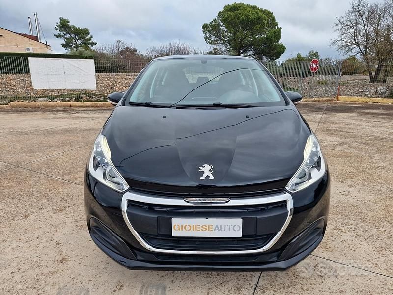 Usata Peugeot 208 75 CV (55 kW) 2016 Nero Utilitaria