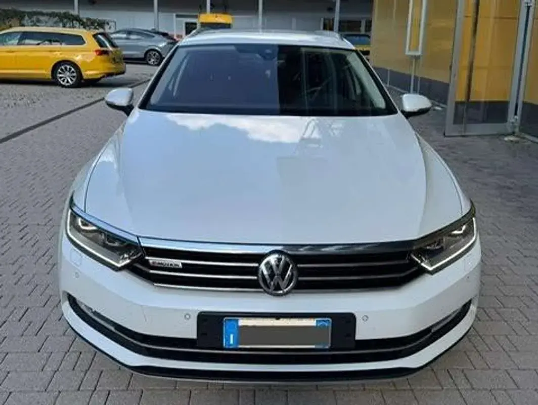 Usata VW Passat Highline 190 CV (139 kW) 2018 Bianco Station wagon