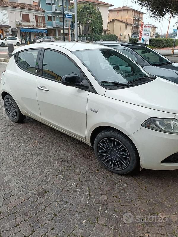 Usata Lancia Ypsilon 2018 Bianco Utilitaria