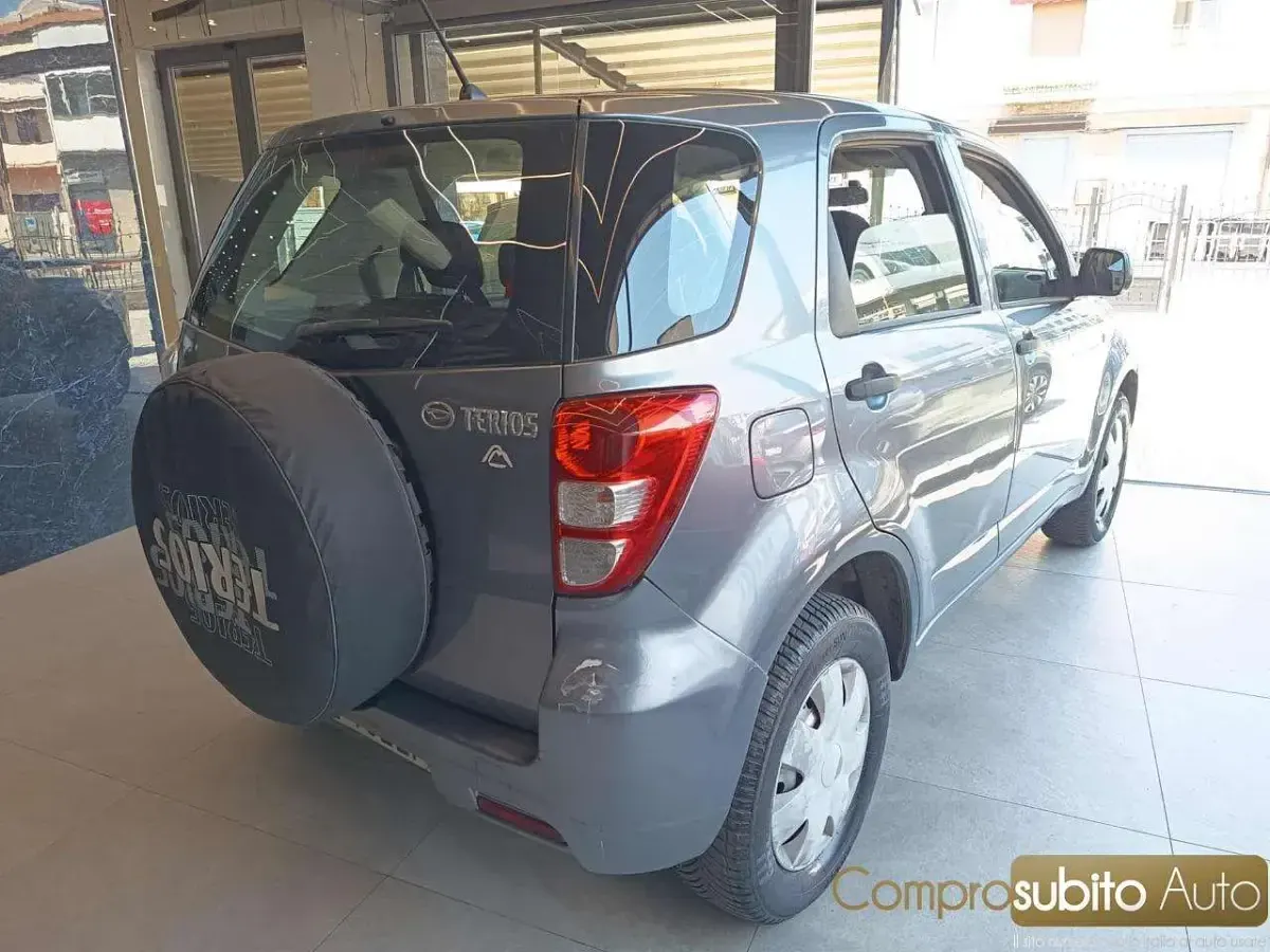 Usata Daihatsu Terios 105 CV (77 kW) 2010 Nero SUV