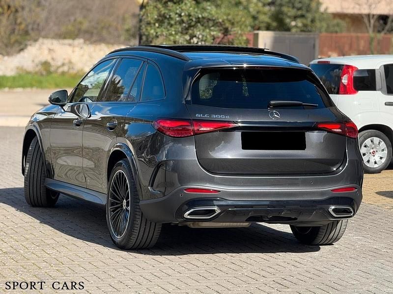 Usata Mercedes GLC300e AMG 269 CV (197 kW) 2024 Grigio Station wagon