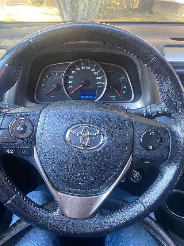 Usata Toyota RAV4 Active 143 CV (105 kW) 2015 Argento SUV