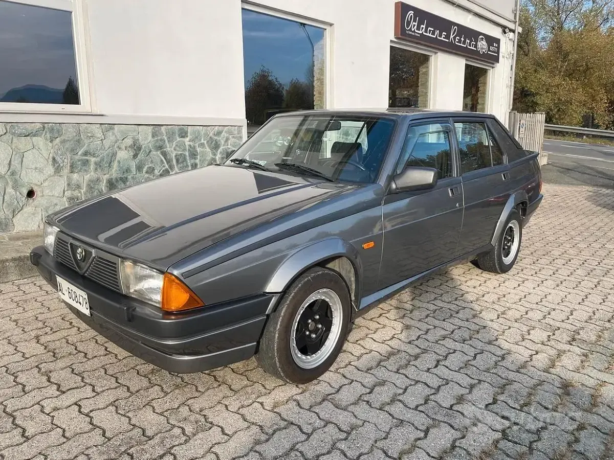 Usata Alfa Romeo 75 150 CV (110 kW) 1988 Berlina