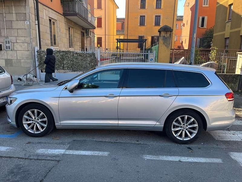 Usata VW Passat Executive 150 CV (110 kW) 2018 Argento Station wagon