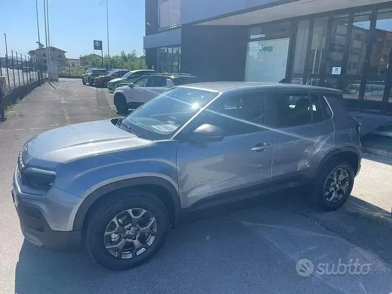 Nuova Jeep Avenger Longitude 100 CV (73 kW) 2025 Grigio SUV