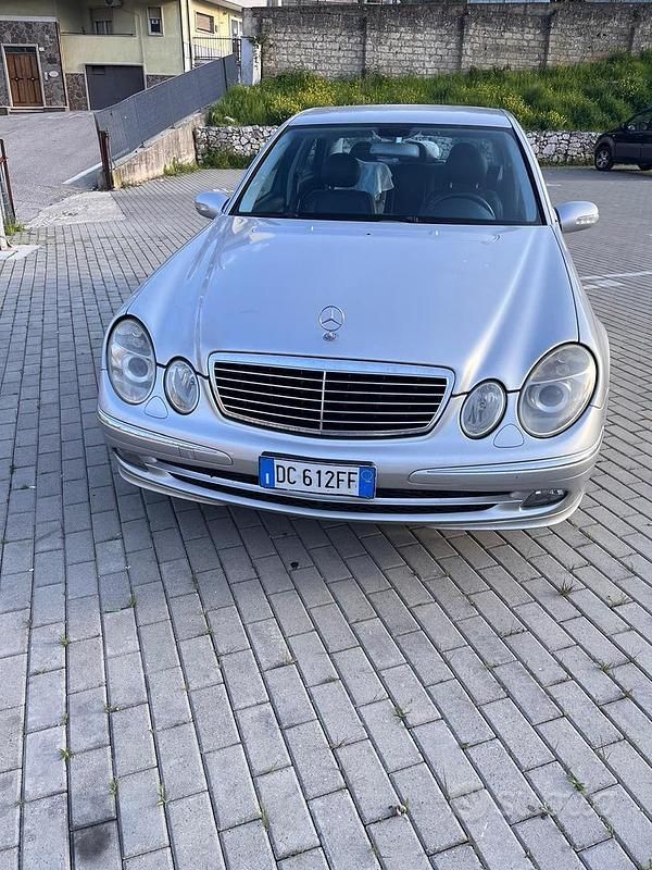 Usata Mercedes E280 2006 Grigio Berlina